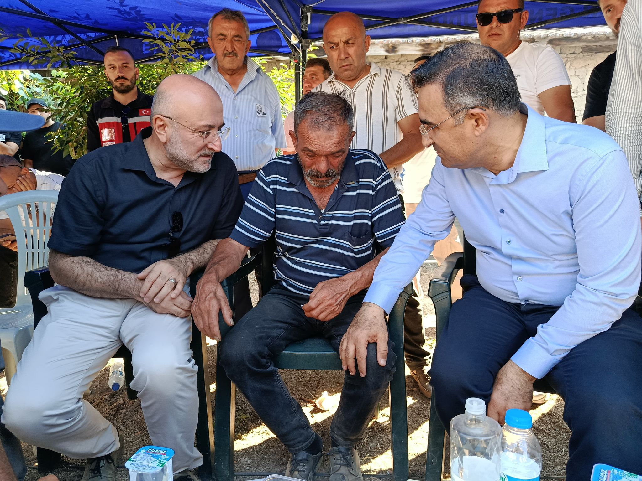 AK Parti Heyeti Sarıcaova Köyü’nde Yangın Bölgesinde